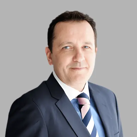 Portrait of Dr Stuart Kewley